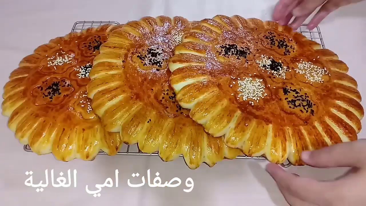 خبز 🌙لذيذ جدااا وشكل جميل جدااا وبدون اي جهد وساهل وبسيط