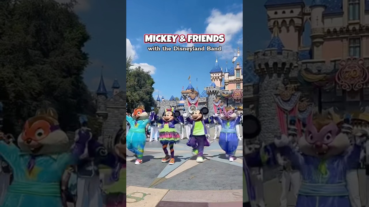 Mickey & Friends with the Disneyland Band #disneyland #mickeymouse #disneyparade #mickeyandfriends