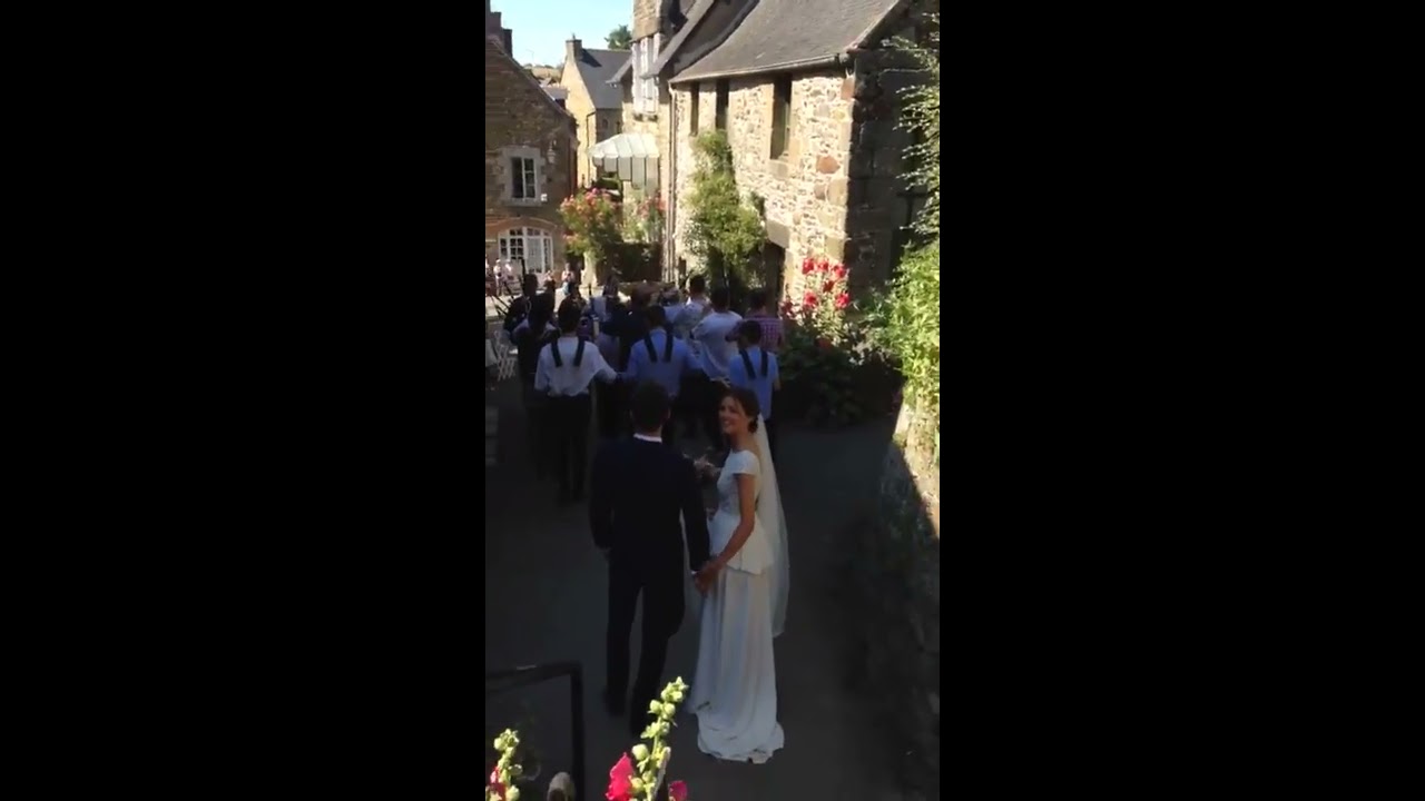 Bagad Roazhon   Saint Suliac mariage 2019, sortie église défilé