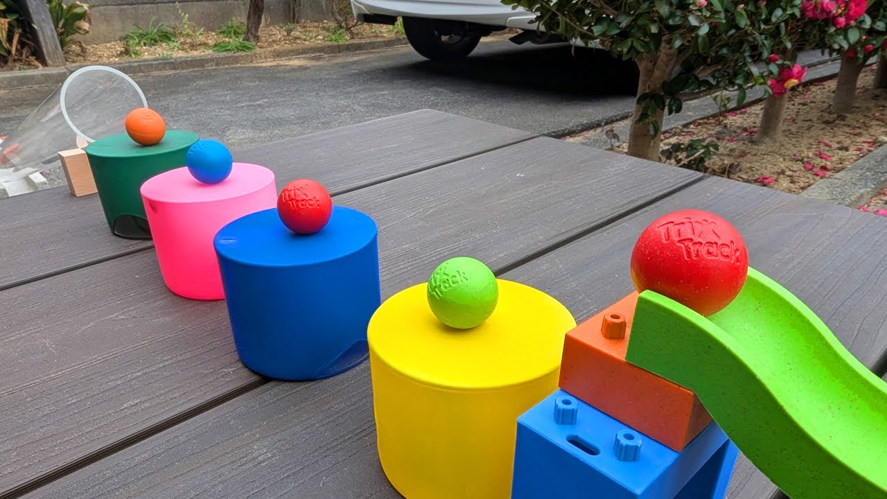 Marble Run Race ☆ TrixTrack & Balloon Trampoline Jump Course