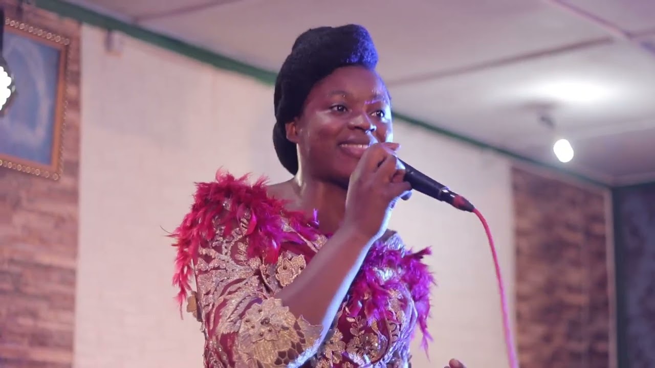 SAUVE PAR TA GRACE 🎵🎼🎶PAR SOEUR JUDITH SADIKI CONCERT LIVE