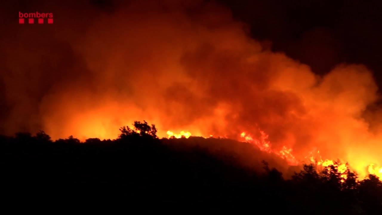 El incendio de Artesa de Segre (Lleida) afecta a 1.000 hectáreas de vegetación