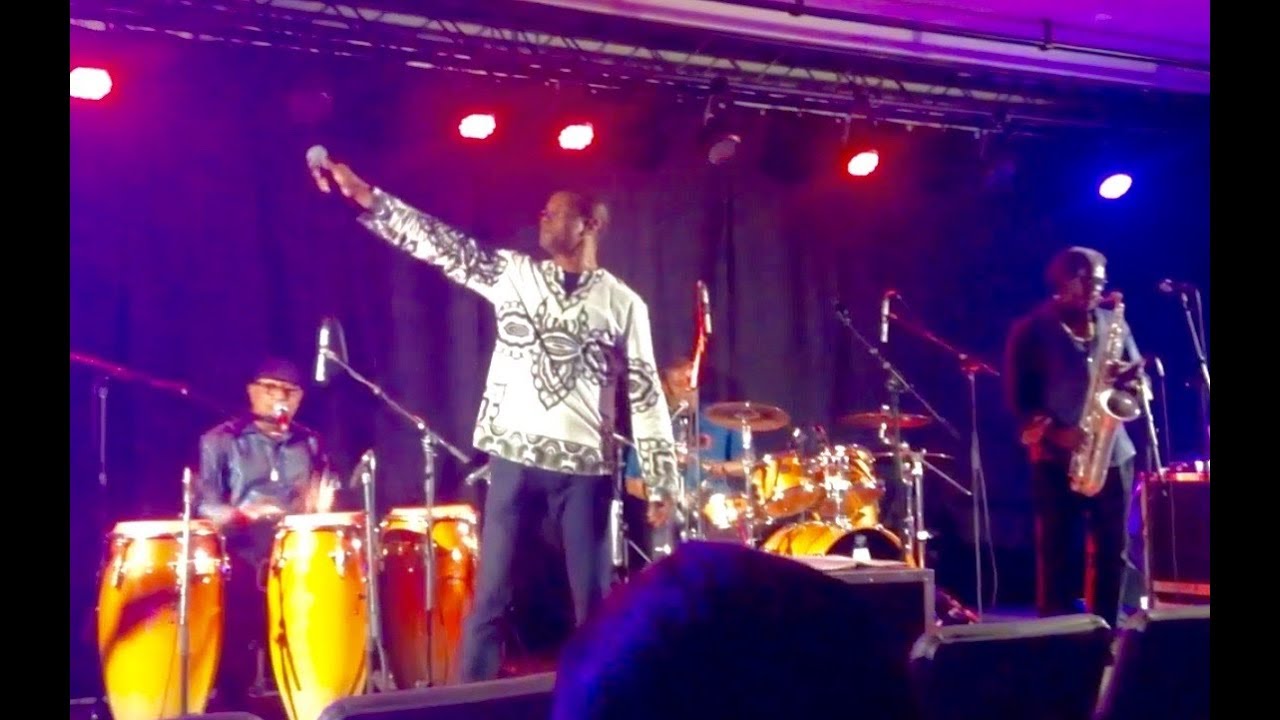 Os Tubarões Live Concert with Albertino Évora performing Djosinho Cabral, Labanta braço, and more
