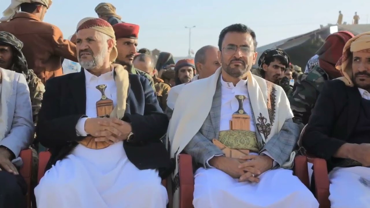 قصيدة غزلية رائعة القاها الشاعر الكبير مجيب الرحمن غنيم  في العرس الجماعي الثاني لشباب صنعاء بمأرب