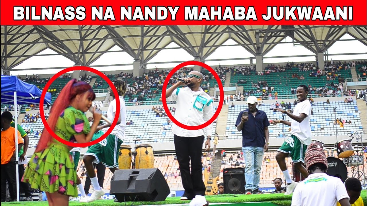 Tazama BILLNASS alivyo muita mke wake NANDY jukwaani kimahabaa utapenda ❤️
