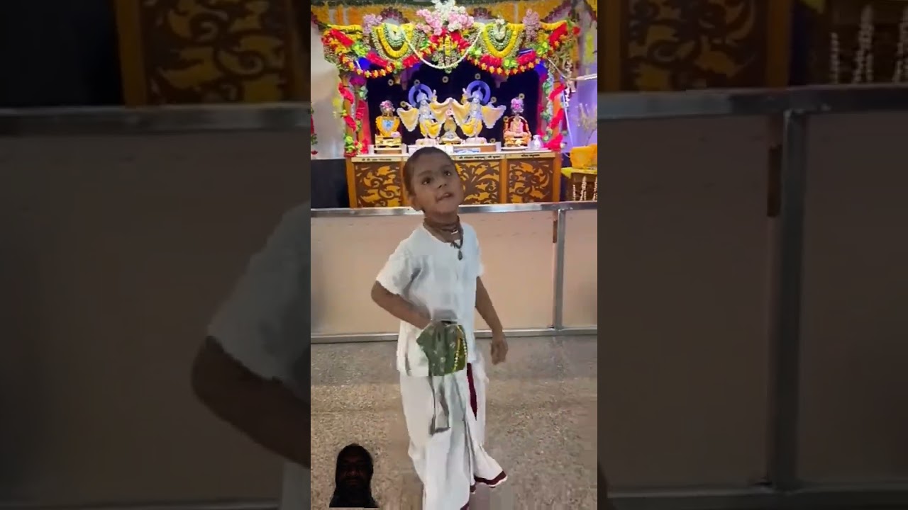 Bhagwat having darshan Sri Gaura Nitai #shorts #harekrishnamusic #shortvideo