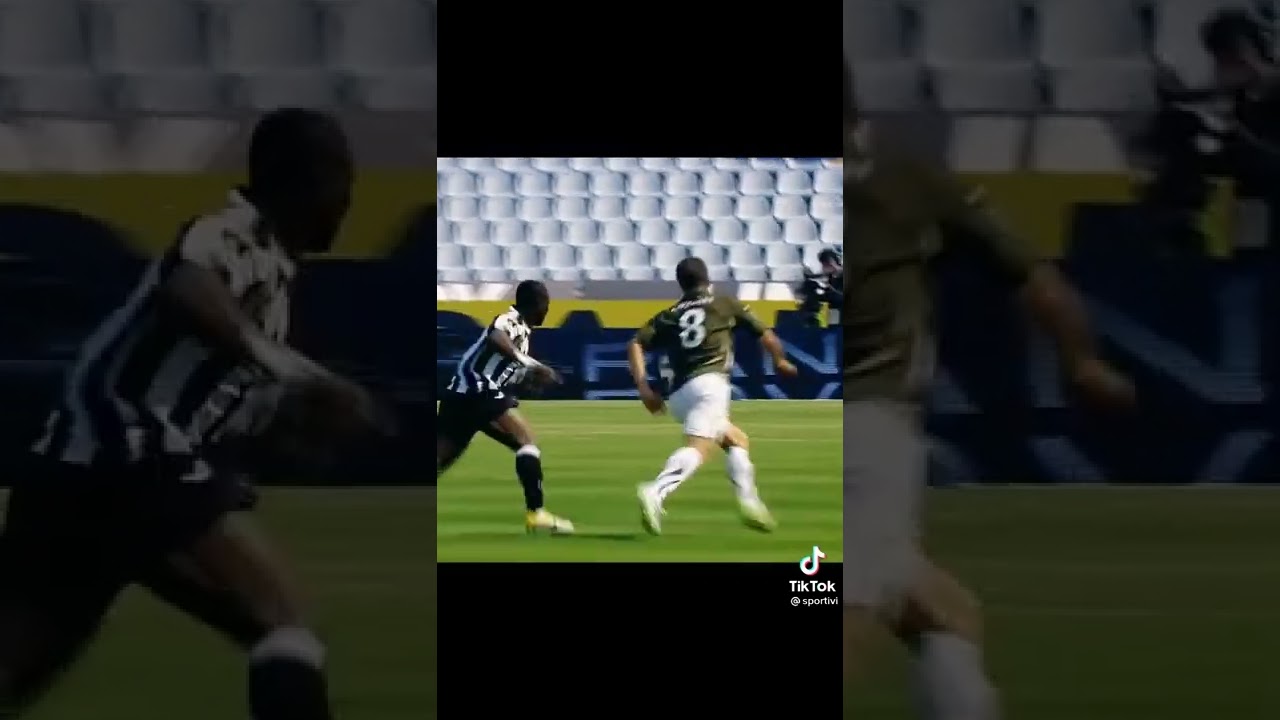 Dimitri payet nutmegs Messi😂😂