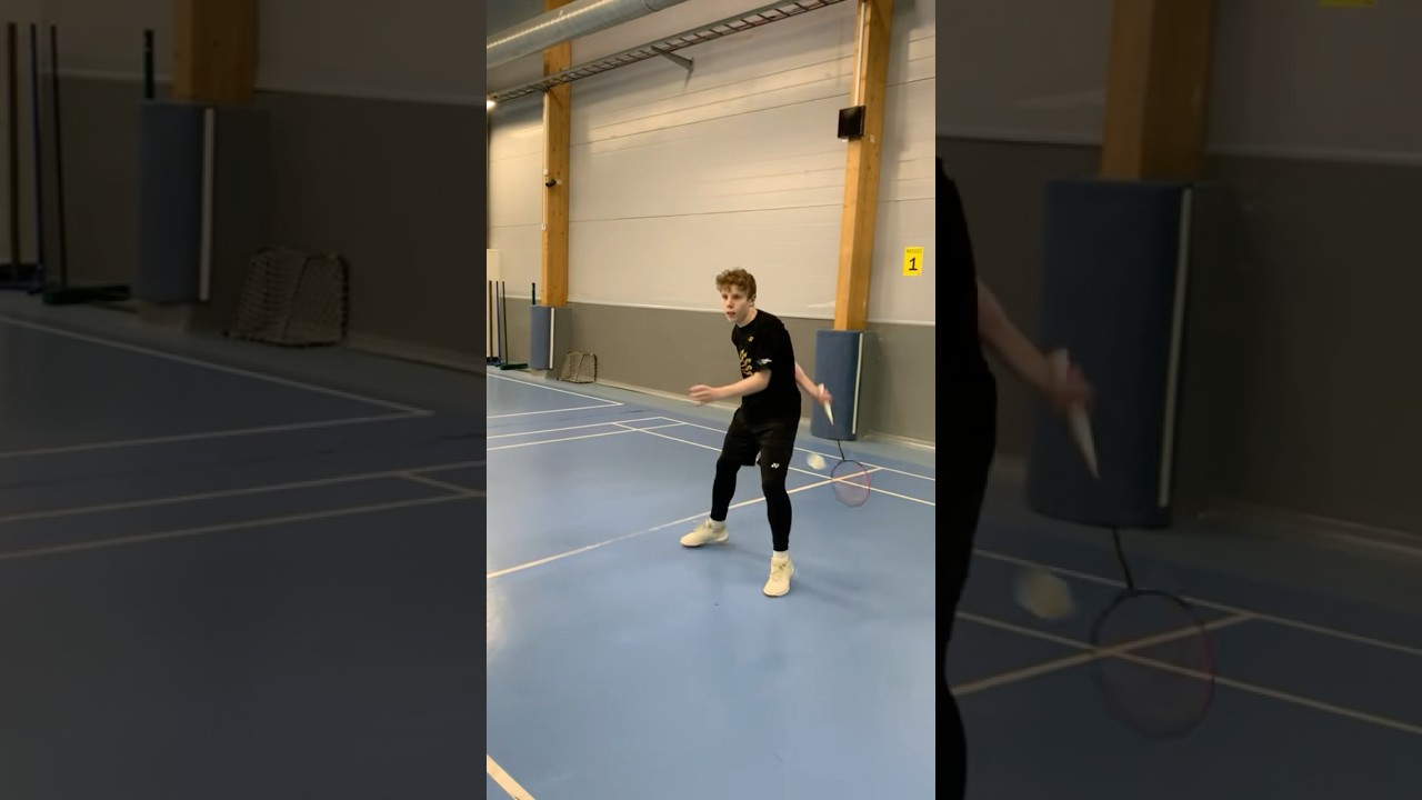 Behind Back Badminton Trick Shots #badminton #badmintontrickshot #trickshots