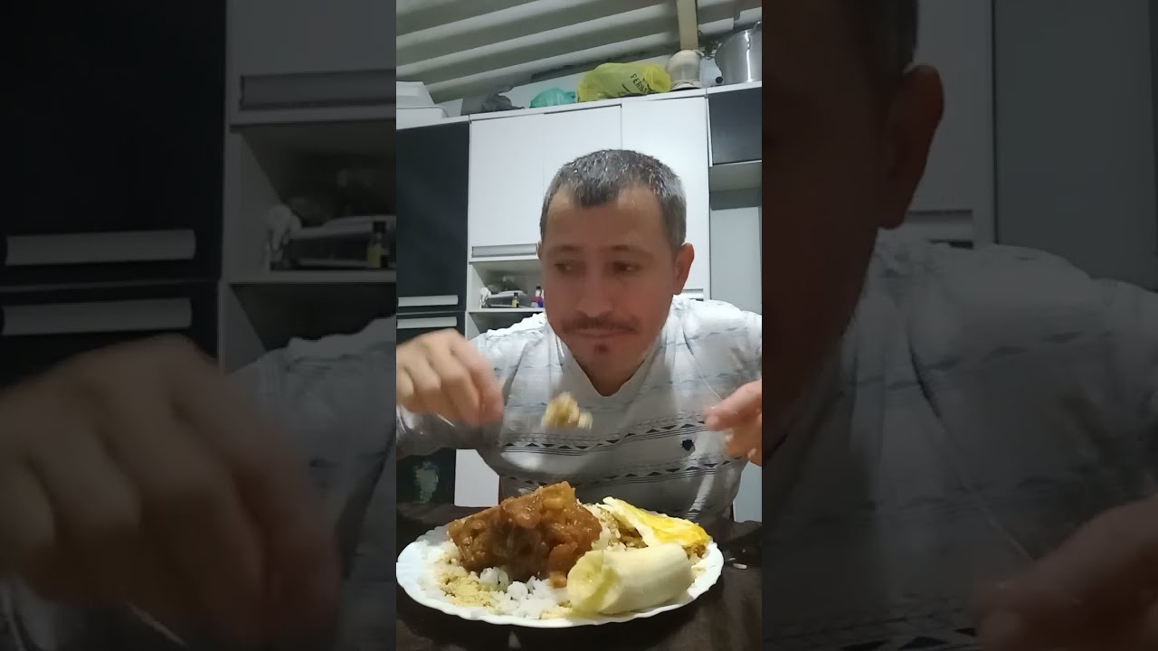 Passando pra desejar um ótimo final de semana a todos janta de sábado a noite 🇧🇷😋🍲😋👍