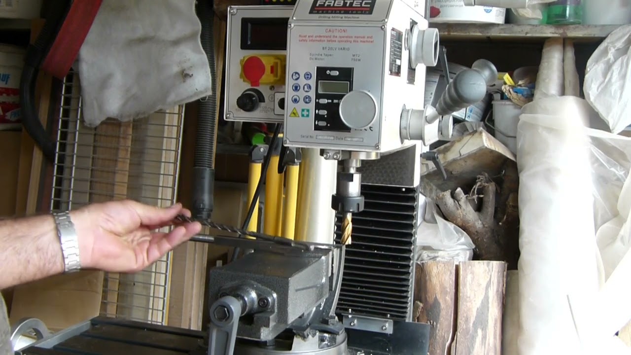 Приёмы работы на фрезерном станке FABTEC BF 20L Vario