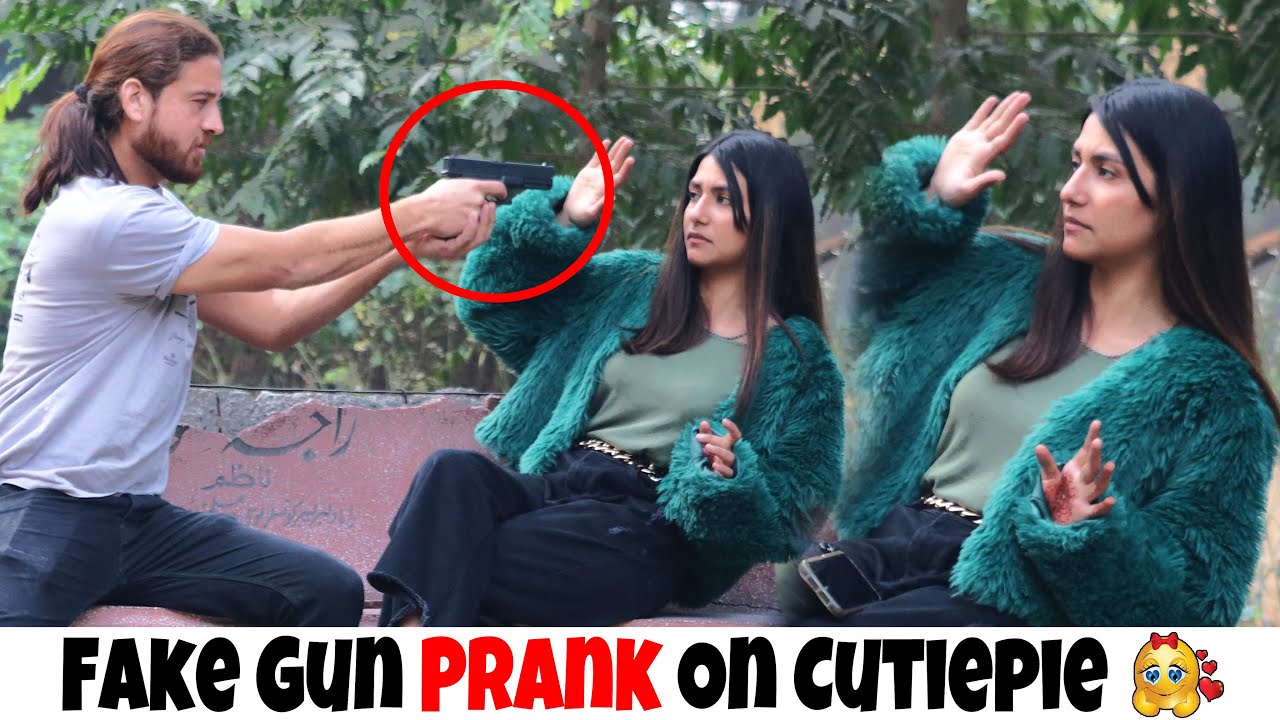 Fake G-U-N Proposing Prank On Cute Girl ❤️ Part 17 | Epic Reactions 😂😜