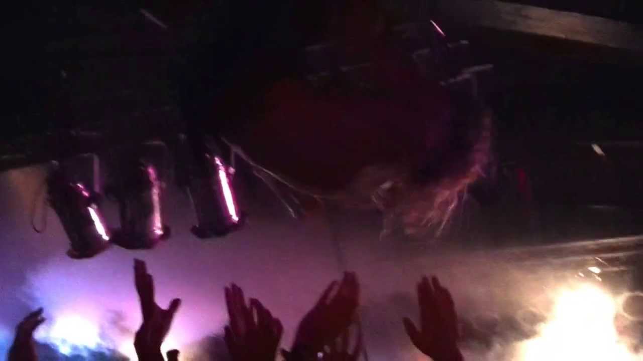 boyhitscar crazy stagedive