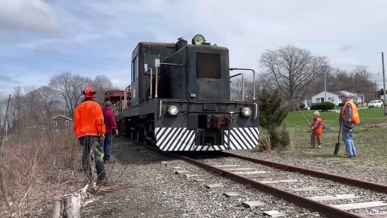 First train in months: Old Colony & Newport Work Train - 4/9/2022