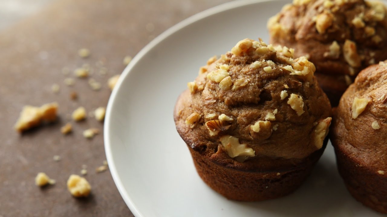 Easy and Healthy Banana Nut Muffin Recipe | How To Make Low Calorie Banana Nut Muffins