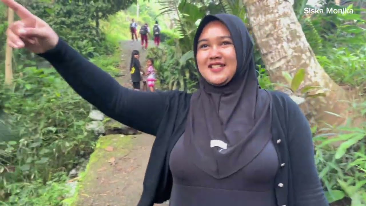 Suasana pagi di kampung 