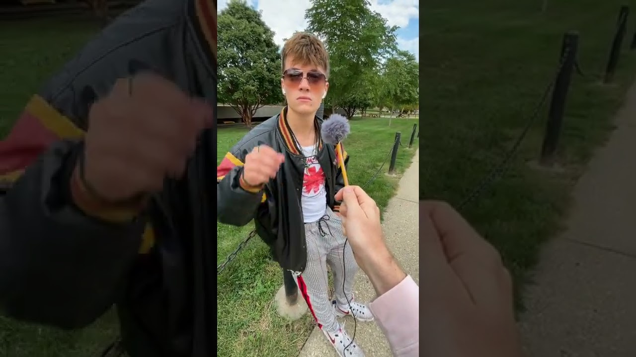 Как получить бесплатный Spotify без рекламы? #Shorts #spotify #applemusic
