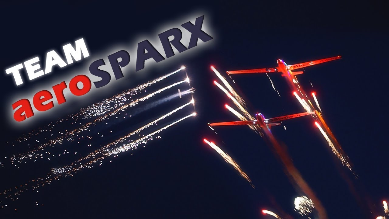 TEAM AEROSPARX | STUNNING PYROTECHNIC NIGHT FLIGHT SHOW | 2 X GROB G 109 | HORIZON AIRMEET 2018