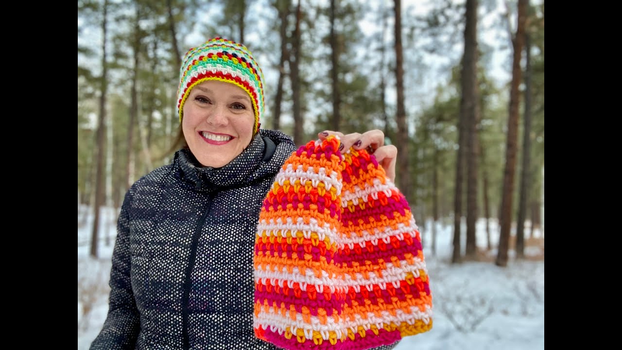 Простая в вязании крючком шапочка-бини «Живая шляпа» из пряжи Red Heart Granny Square All In One