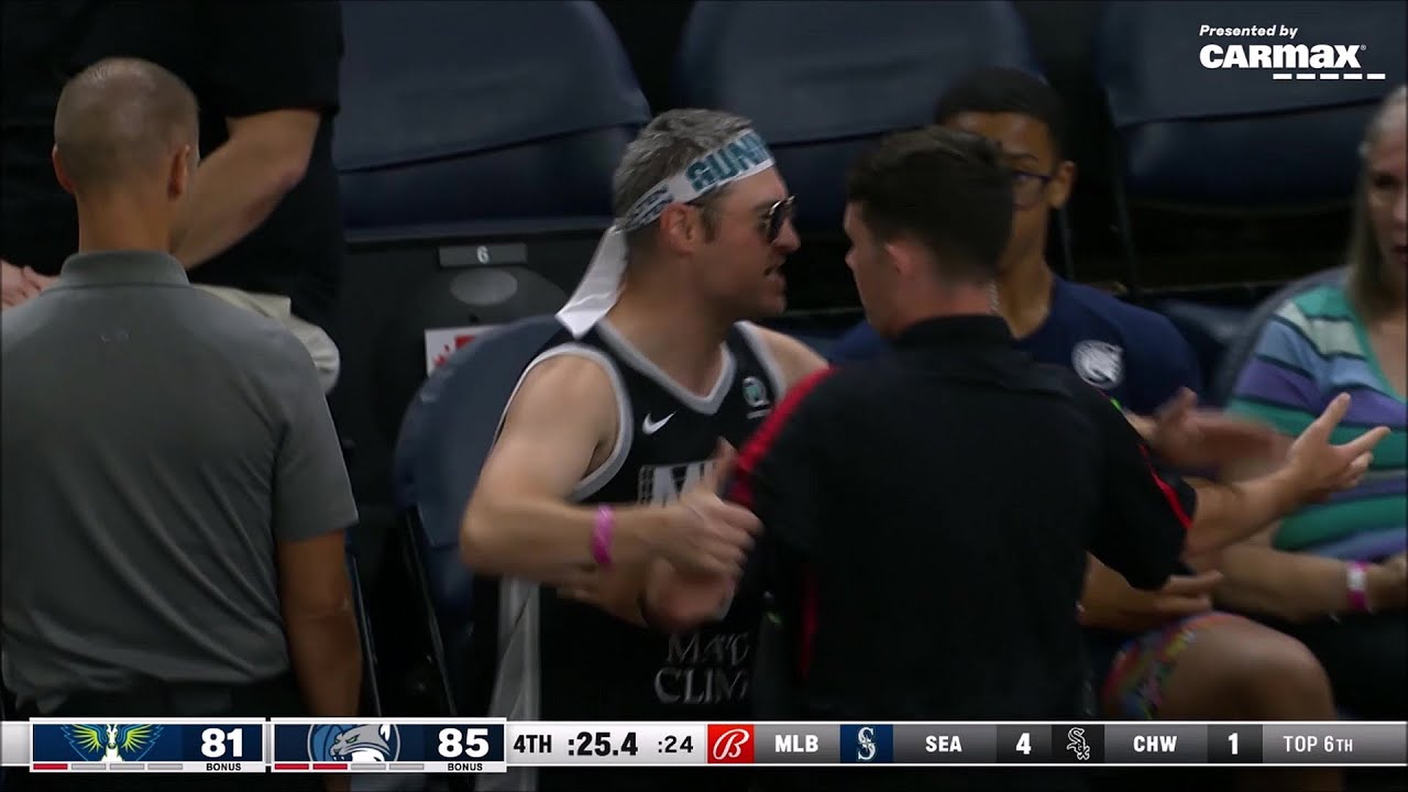 Carleton EJECTED After 2nd FLAGRANT Foul. Sabally BLOWS KISS, TAUNTING Road Crowd As 2 Fans EJECTED!