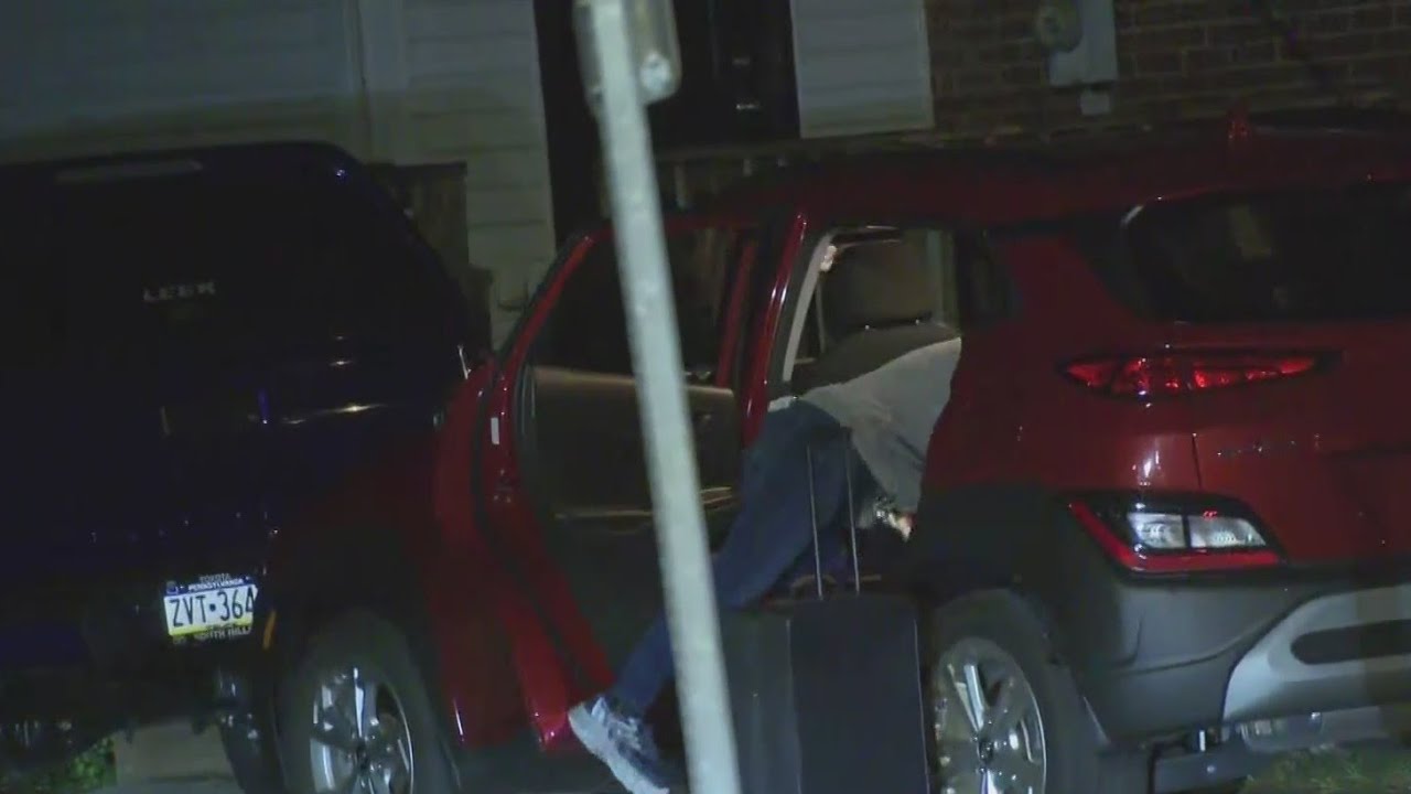Person seen entering home of Trump rally shooter