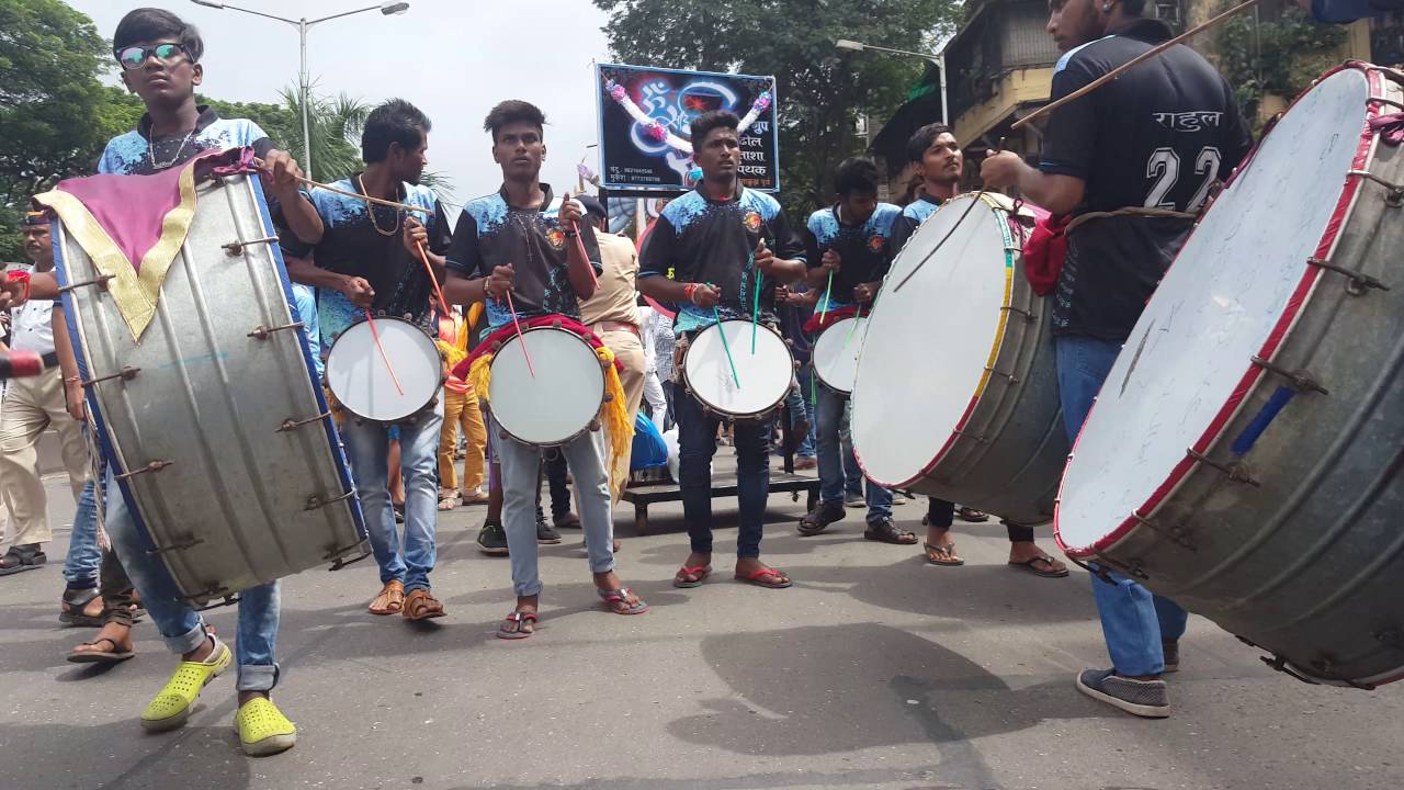 Om sai musical group at mumbai cha maharaja part 1