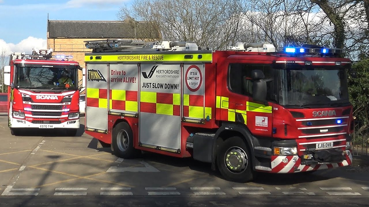 RARE RESCUE SUPPORT UNIT + RESCUE PUMP TURNOUT - Hertfordshire Fire and Rescue Service