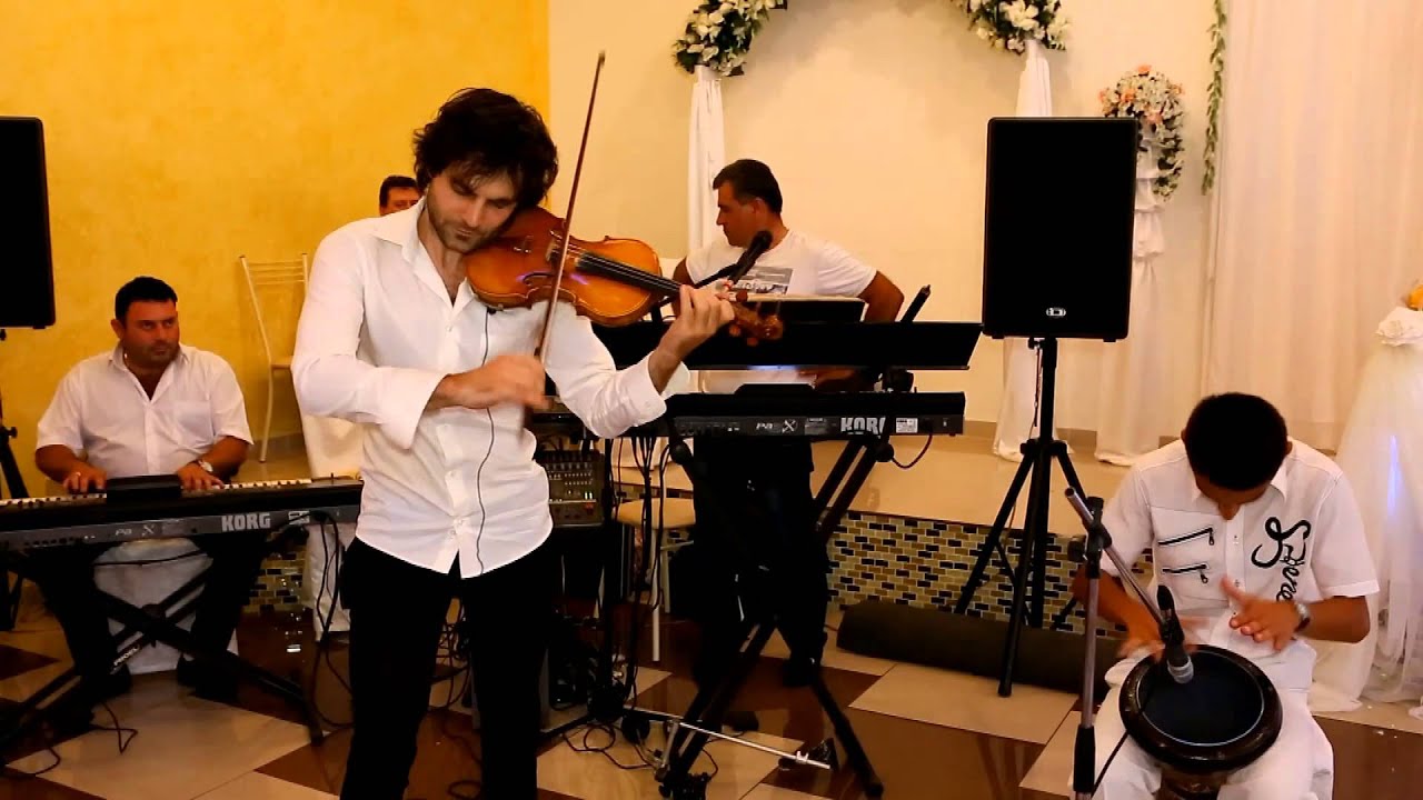 Самвел Айрапетян и Роман Адамян.  дуэт. скрипка и барабан.