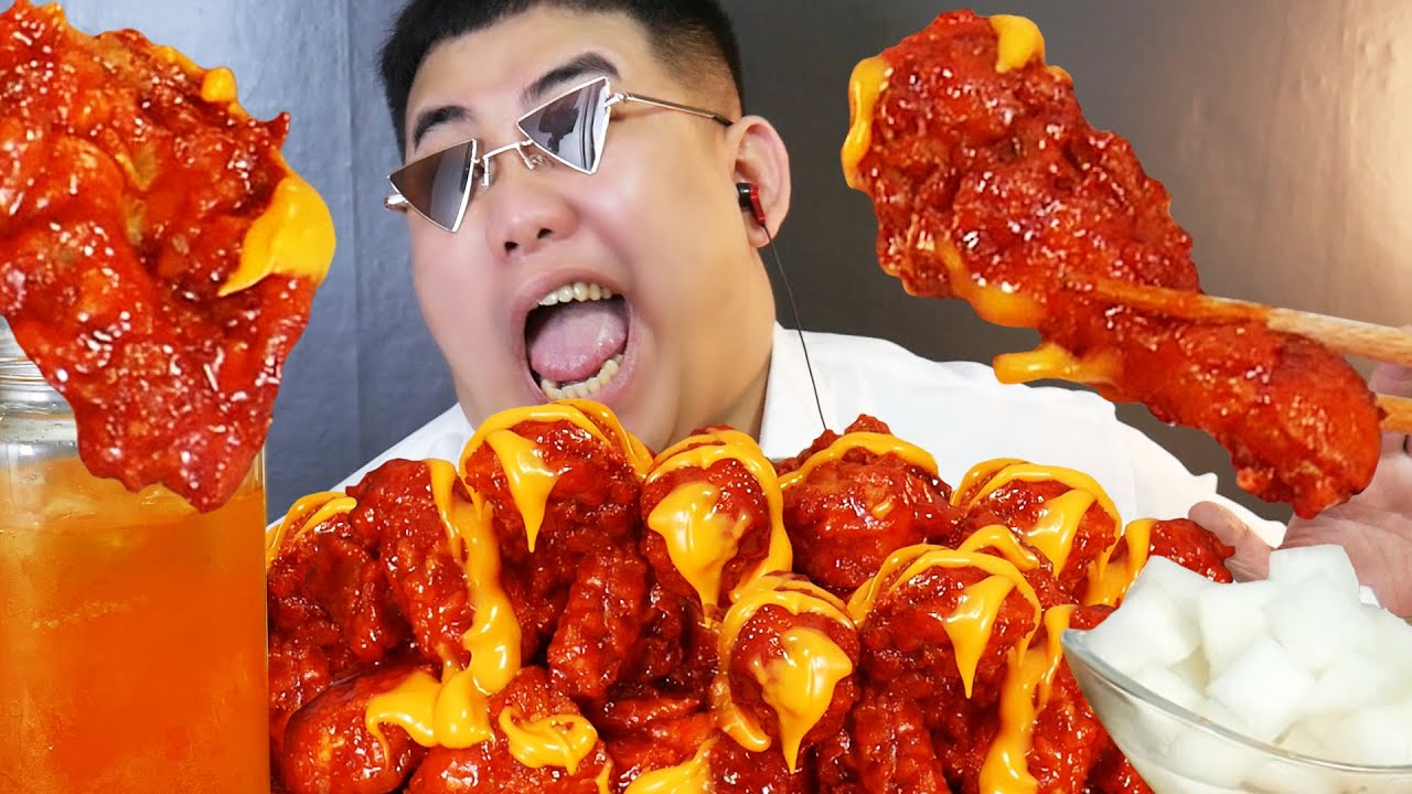 리얼먹방)ASMR MUKBANG 건달의 신메뉴 멕시카나 나쵸치즈소스를 뿌린 까르보불닭치킨 리얼사운드 먹방 CARBO FIRE CHICKEN CHEESE EATING SOUND빡성민