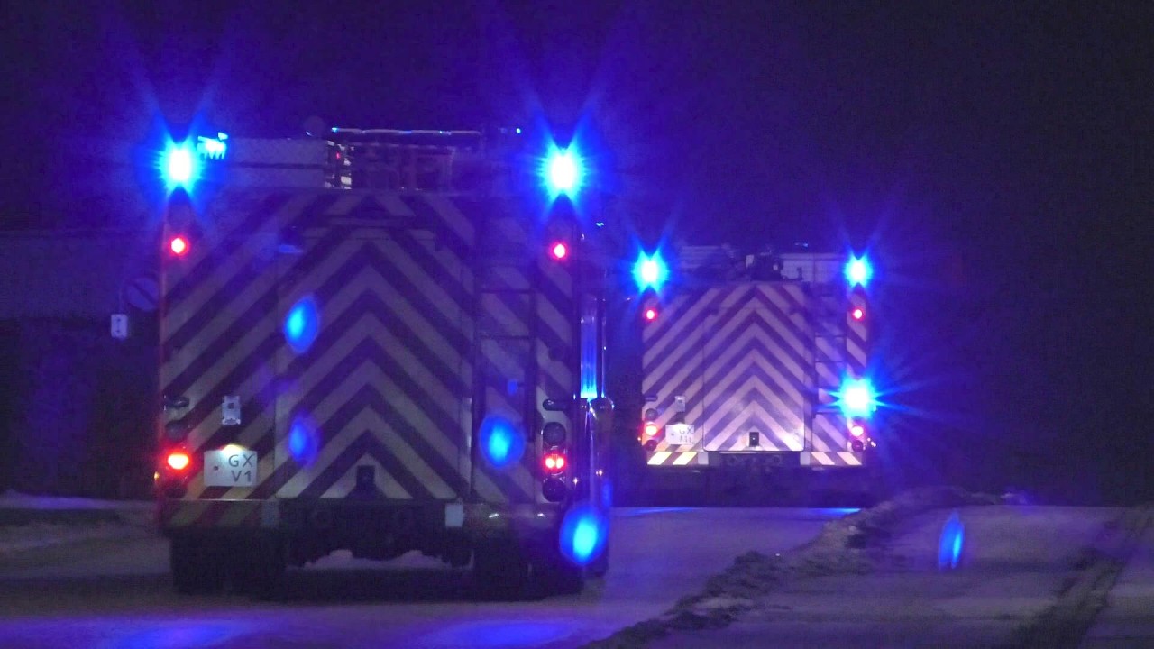 ST.GLADSAXE (GXP1+GXM1+GXV1) ABA beredskab øst falck brandbil i udrykning Feuerwehr auf Einsatzfahrt