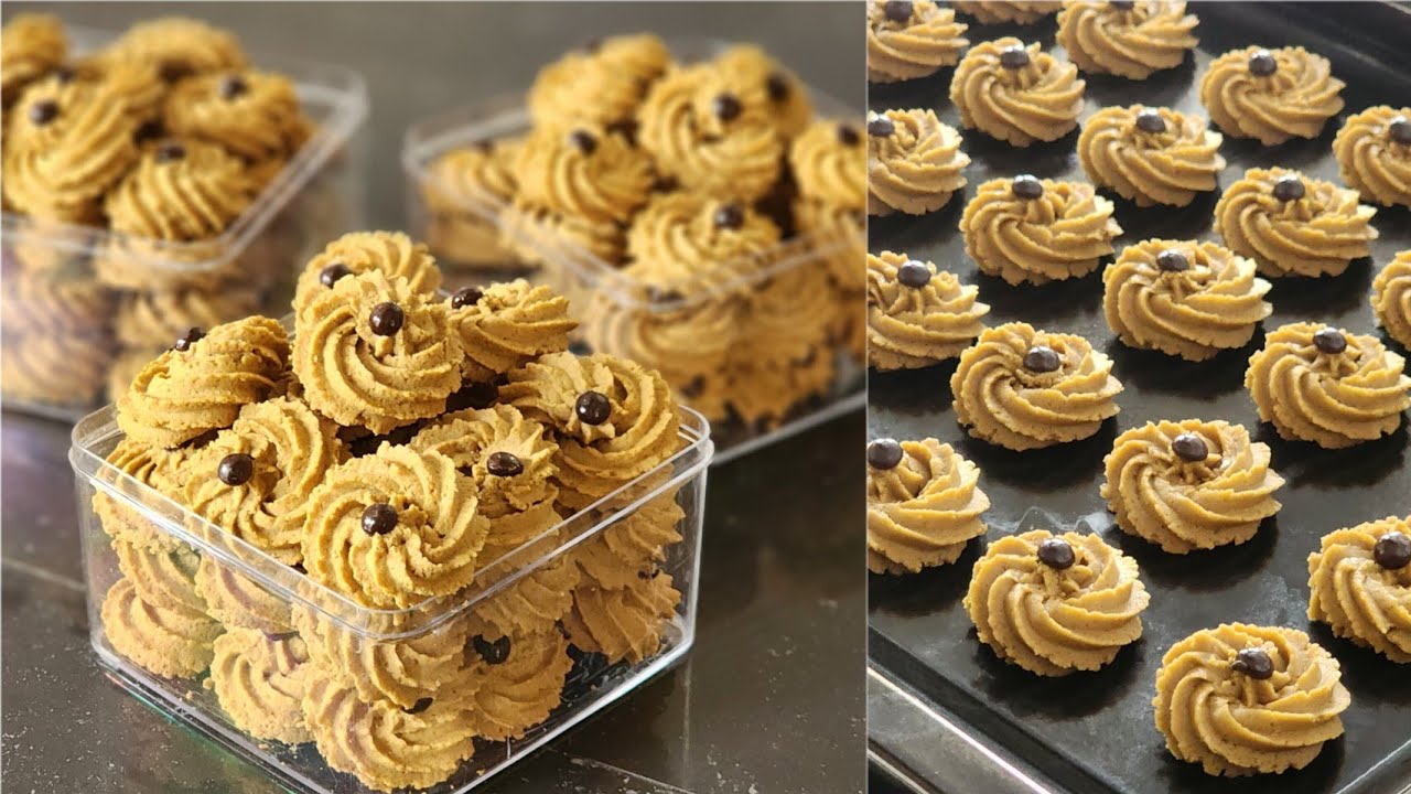 Kalau kamu punya tepung sagu dan margarin, buat ini untuk isi toples lebaran. Kue bangkit mocca