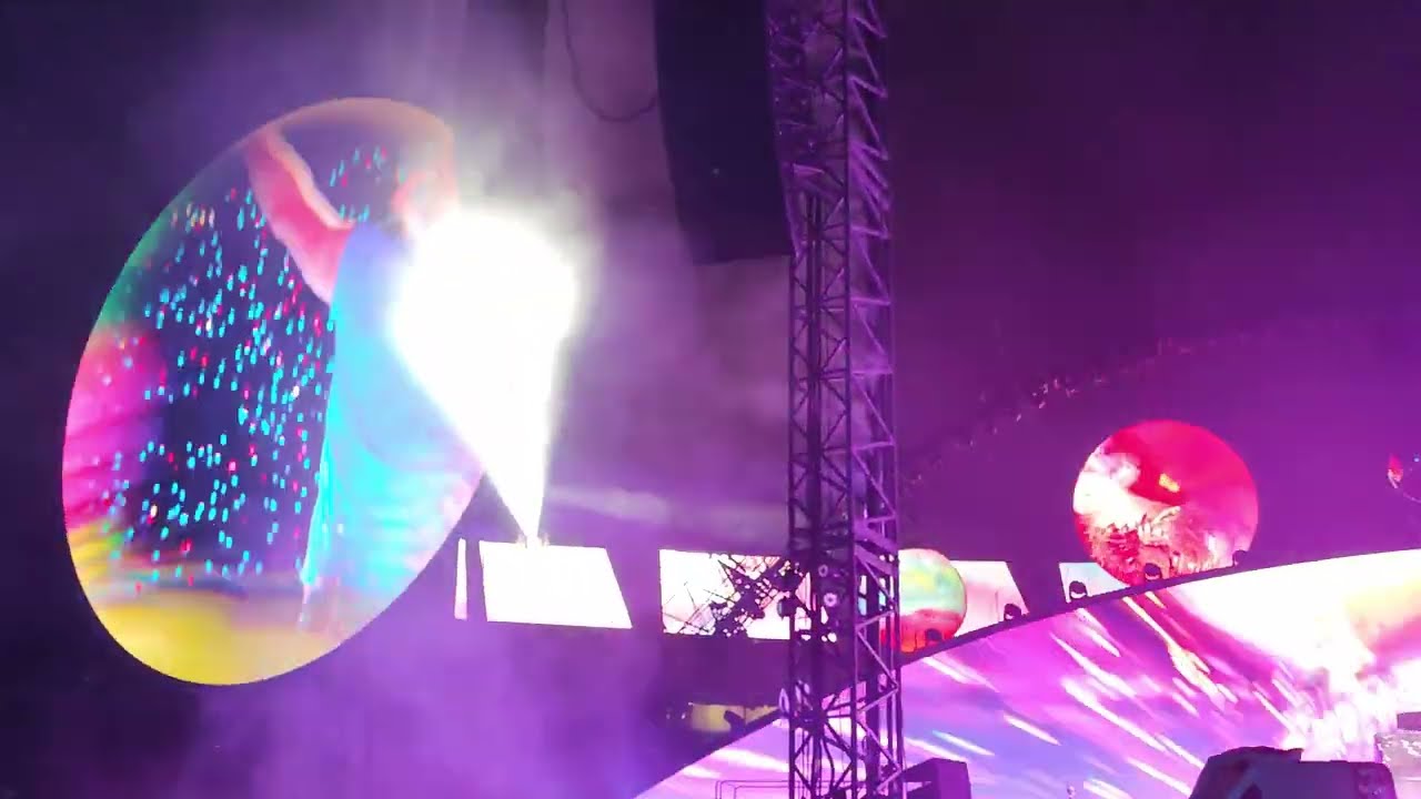 My Universe - Coldplay (Live at São Paulo - 10/03/2023) [4K 60FPS]