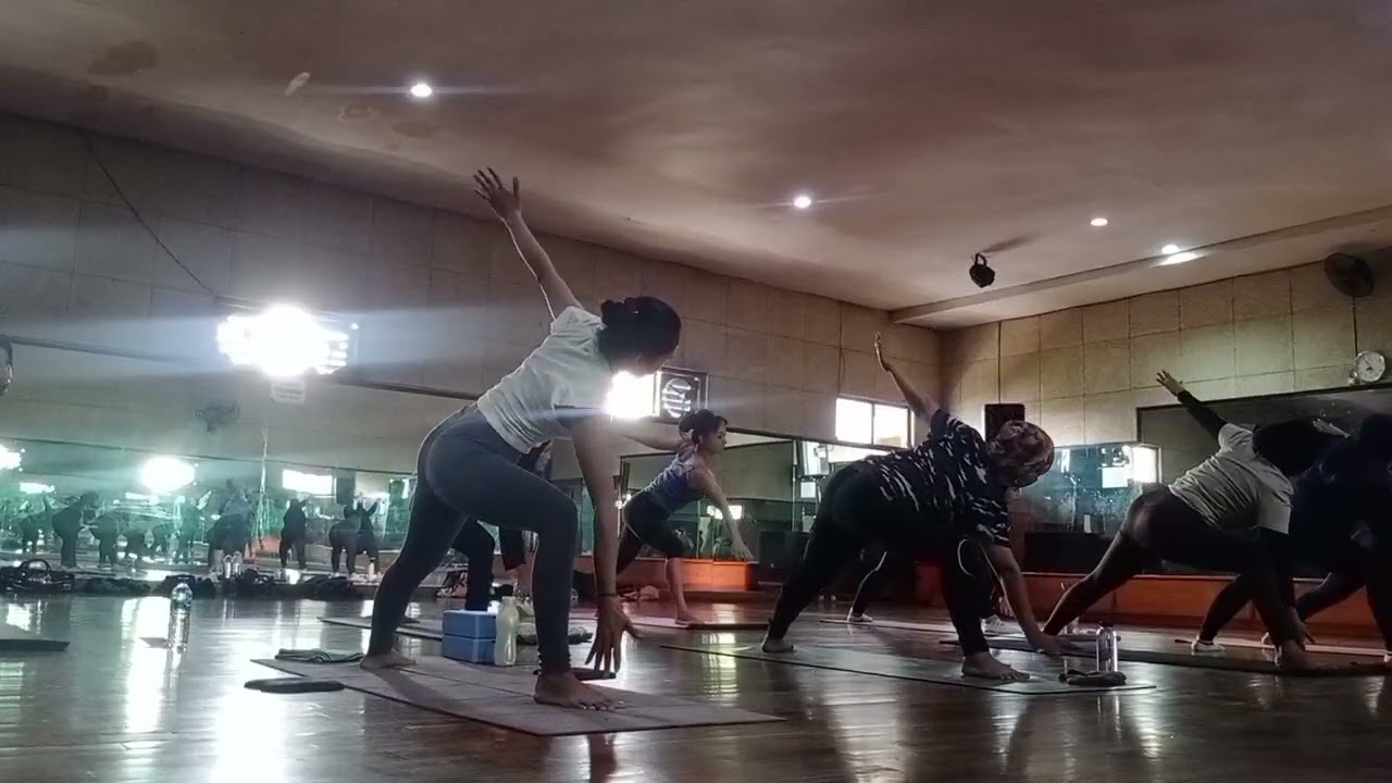 Yoga miss Dewi Minggu 10 Januari 2026