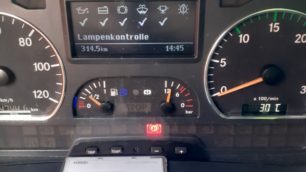 Verificarea nivelului ulei la Mercedes Atego