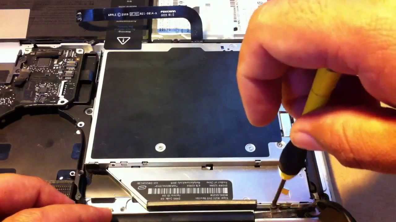 GizmoTij - MacBook Pro 13 A1278 Desmontar la unidad de DVD
