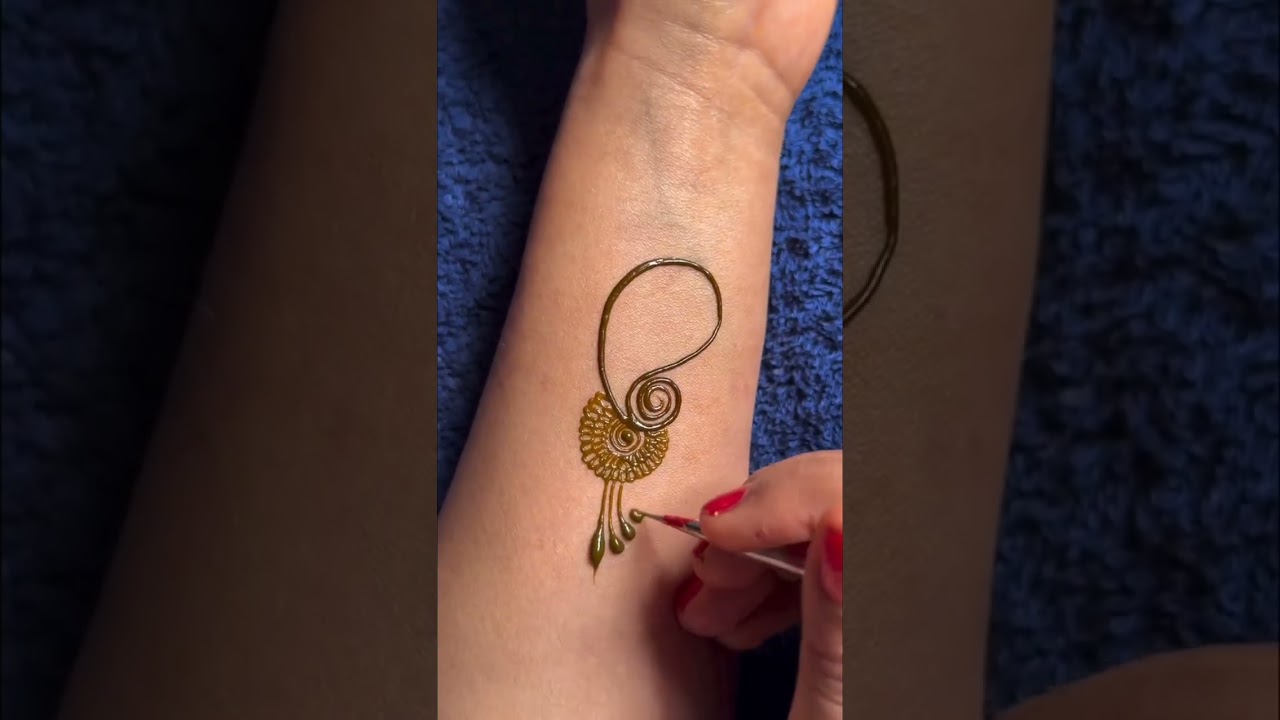 Mehendi lgane ka treeka | mehendi designs sikhiye | #mehndi #henna #mehndidesign #song #viral#video 