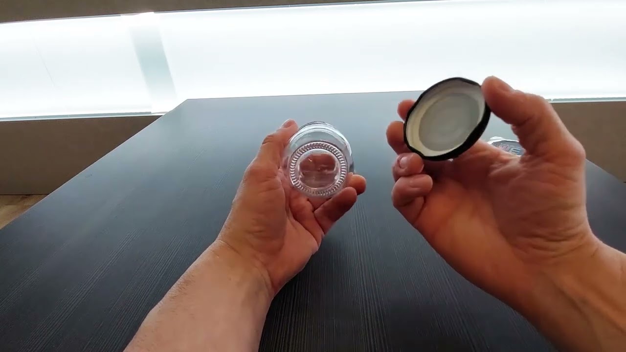 Sklenená dóza vhodná na sterilizovanie z kvalitného skla s čiernym plechovým uzáverom 6x7,1 cm 0,1 L