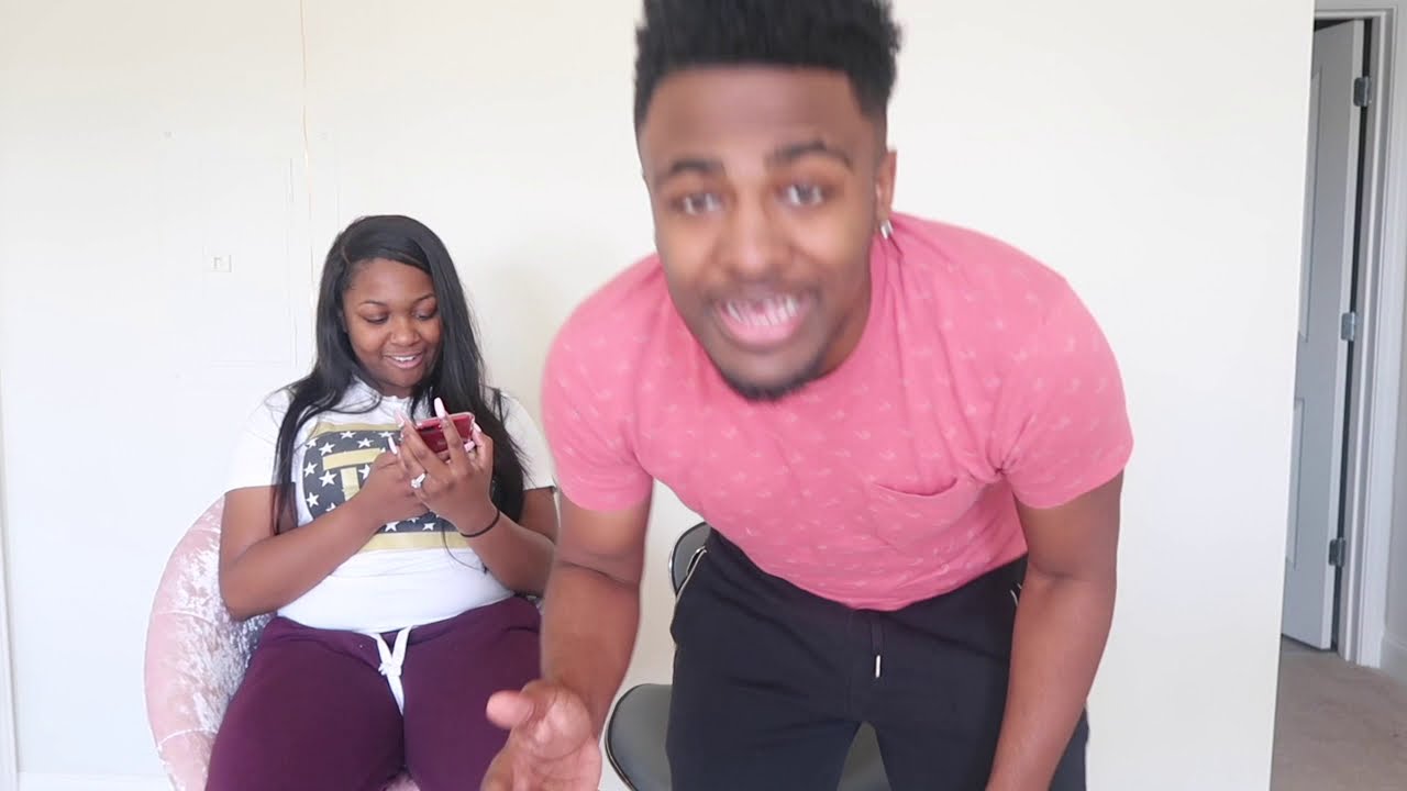 REACTING TO BOYFRIENDS HIDDEN SNAPCHATS!!! *MUST WATCH*
