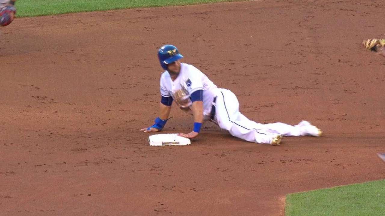 TEX@KC: Gordon steals second base in the 2nd inning