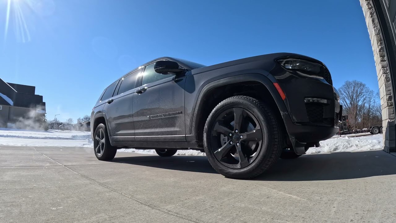 2025 Jeep Grand Cherokee L Limited Exterior Cold Start (3.6-Liter Pentastar V-6)