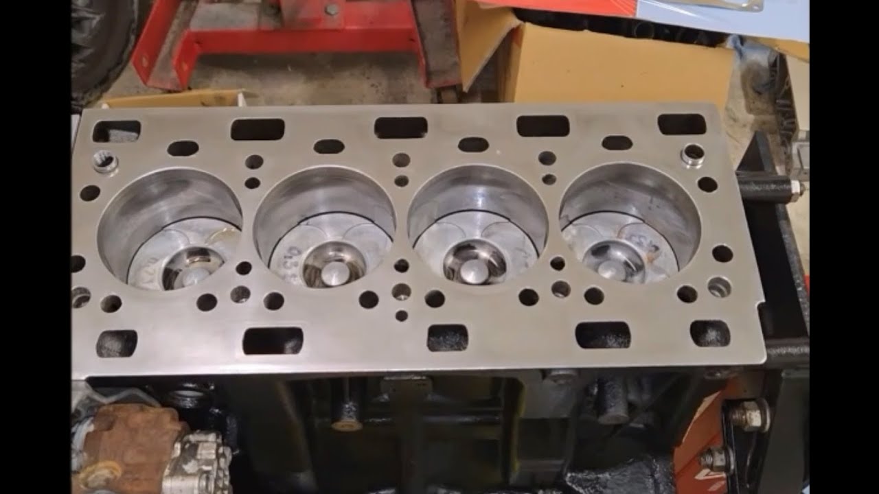 Renault Trafic 2.5dCi - składanie silnika - część trzecia #g9u #renault