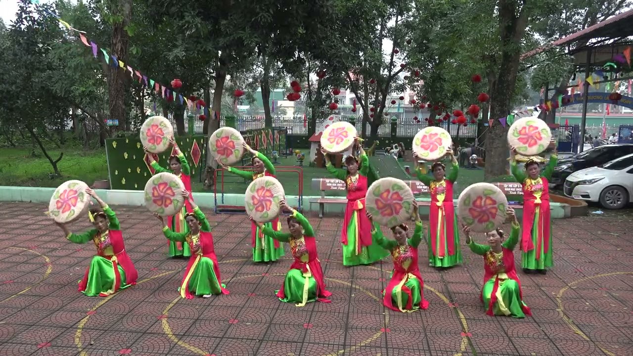 trẩy hội xuân, CLB dân vũ khu phố HỒI QUAN biểu diễn