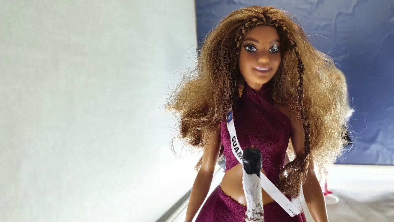 Preliminar MISS UNIVERSE BARBIE