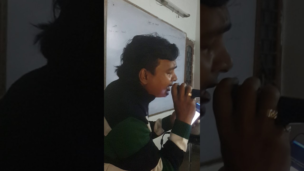 Raj sir is singing in raj Institute patna
