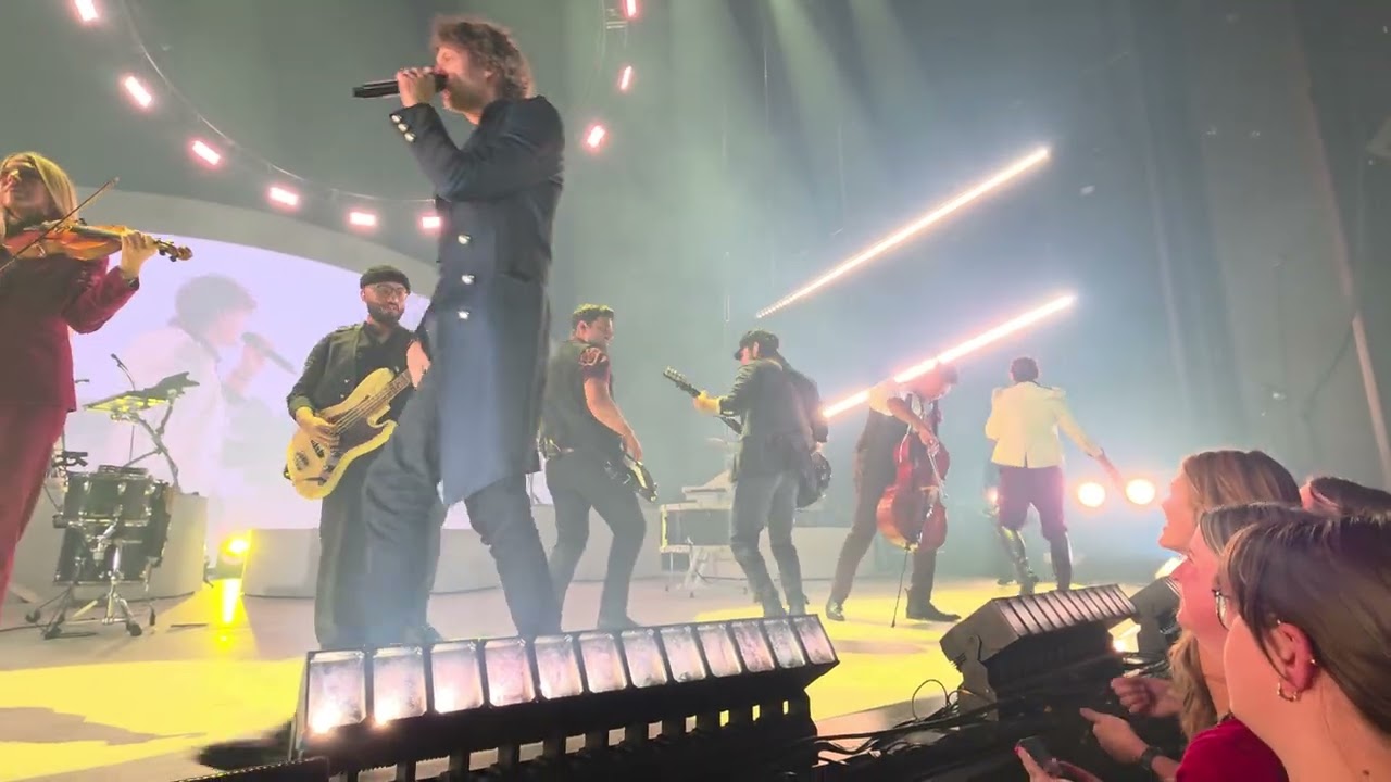 For King and Country. Chicago 12-12-25. Drummer Boy Tour 