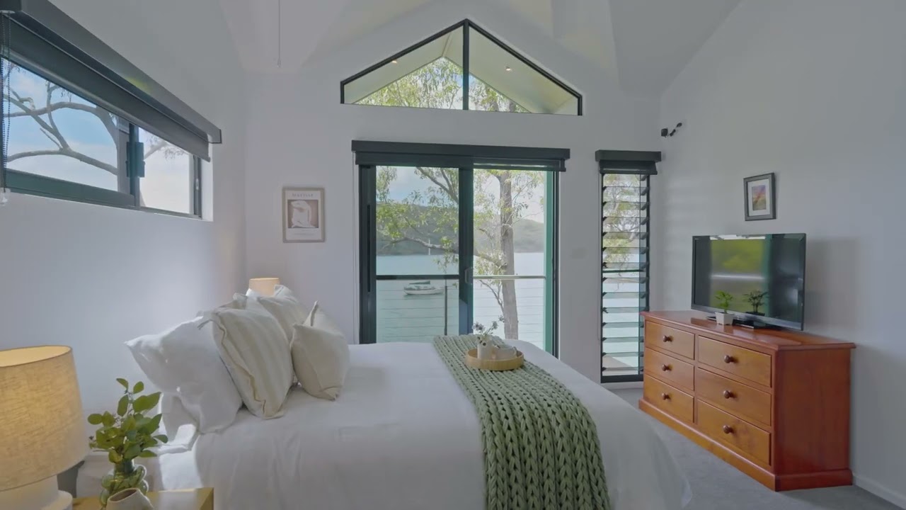 152 Cove Boulevard, North Arm Cove