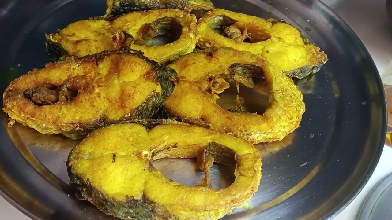 “গ্রামের স্টাইলে রৌমাছ কচুর মুখি রান্না | এত মজার হবে ভাবেননি!”😋😋
