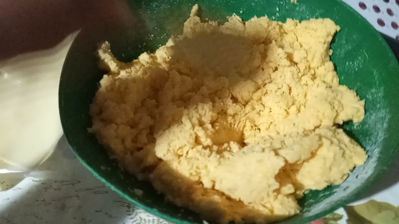 Cuscuiz  com  queijo  mussarela  e mortadela