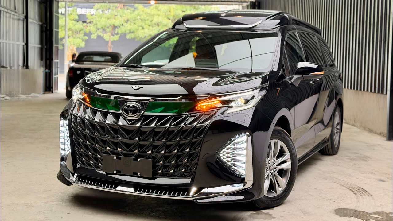 2025 Toyota Sienna Special Modification - 7-seater Luxury MPV!