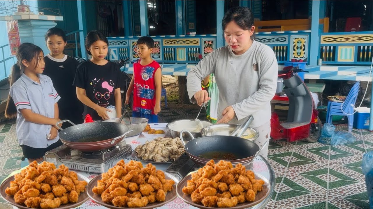 Mở Gian Hàng Bán Gà Rán Mi Ni Siêu Ngon Khách Thấy Lạ Đến Mua Chiên Không Kịp Nghỉ Tay # HCCSMT
