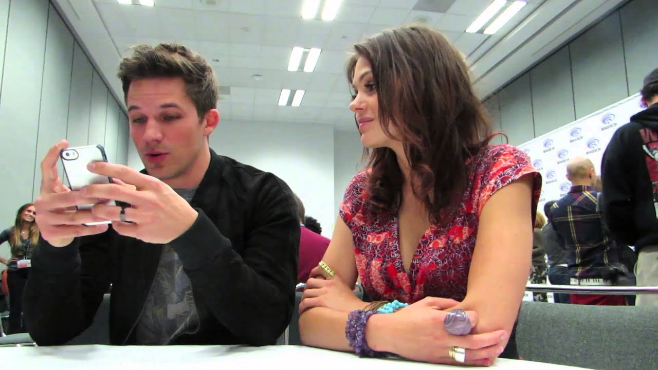 WonderCon2014 - Star-Crossed - Stars Matt Lanter and Aimee Teegarden